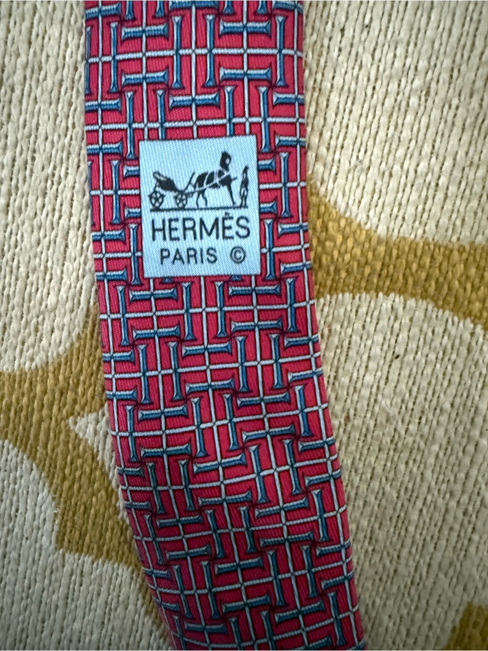 Hermes Paris 5249 SA Men’s 100% Silk Tie Red Blue H Logo Geometric Made France - Picture 4 of 4